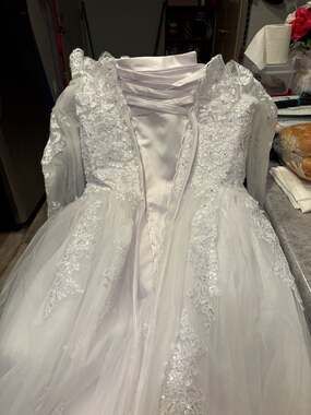 White Off-the-Shoulder Lace Long Sleeve Wedding Dress with Corset Back, Size 6
